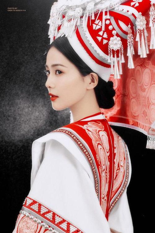 白鹿服装爆料最新视频,揭秘时尚潮流新趋势 第3张 白鹿服装爆料最新视频,揭秘时尚潮流新趋势 第3张